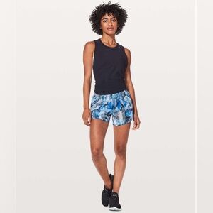 Lululemon Tracker Short V *4"
Sun Dazed Multi Blue
